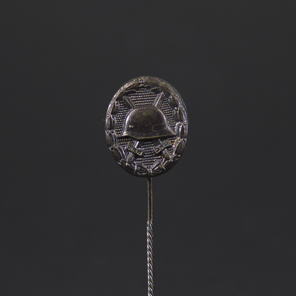 WW1 black wound badge stick pin - Image 2