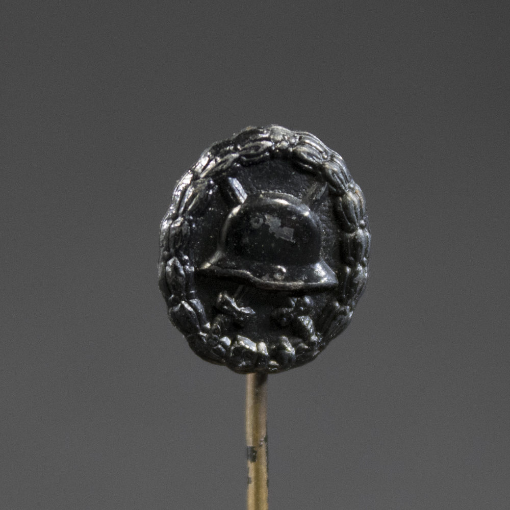 WW1 black wound badge stick pin - Image 2