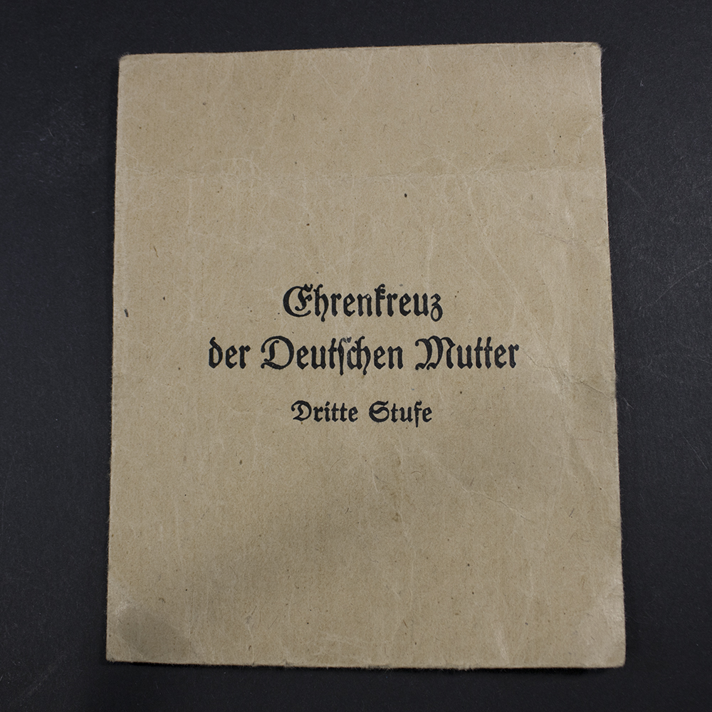 Bronze mothers cross with bag - Image 4