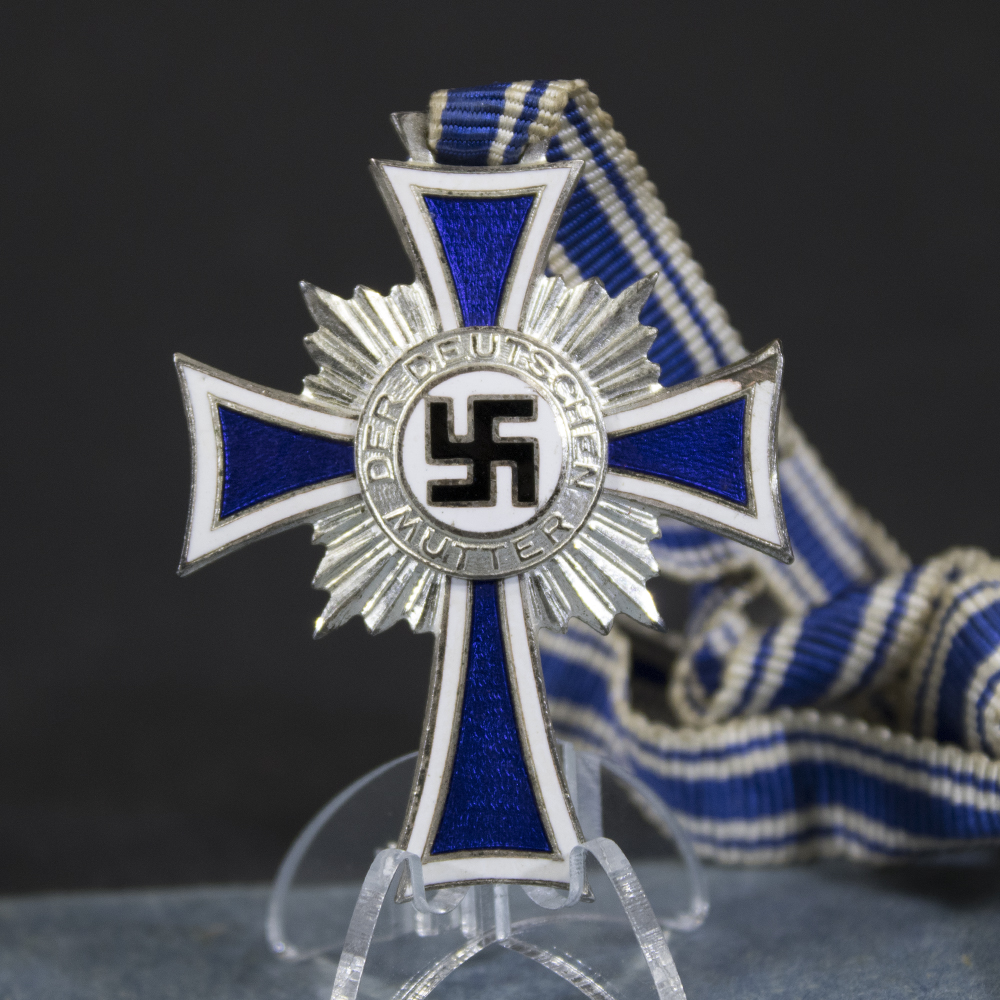 Silver mothers cross with bag - Image 2