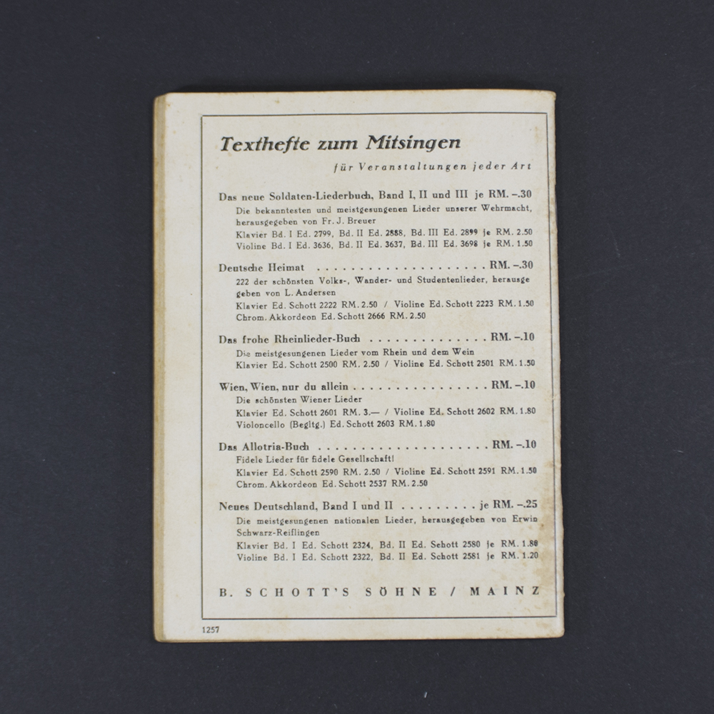 Back cover of the songbook ‘Das neue Soldaten Liederbuch’ featuring a plain design with publisher information and a simple border.