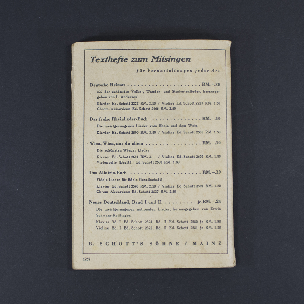 Back cover of the songbook ‘Das neue Soldaten Liederbuch’ featuring a plain design with publisher information and a simple border.