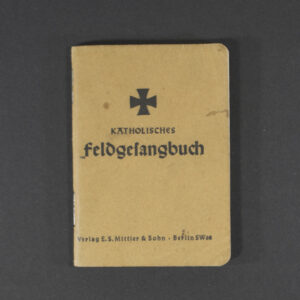 Front cover of the book titled ‘Katholisches Feldsangbuch’. The design is simple, featuring the title in bold black letters on a plain background.”