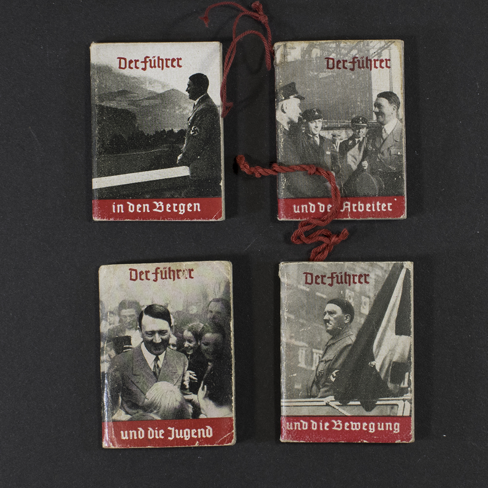Front view of the Winterhilfswerk book set Der Führer und