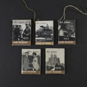 Front view of the Winterhilfswerk book set Der Führer mach geschichte.
