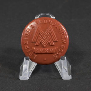 Overview of the winterhilfswerk pin showing all its detail