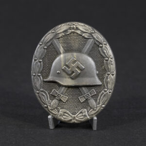 Overview of a WW2 German Silver Wound Badge showing the complete badge design.