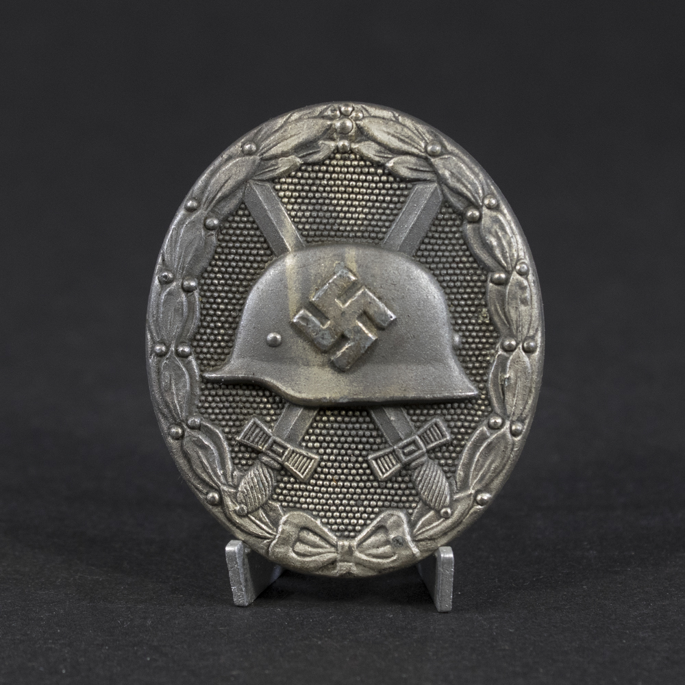 Overview of a WW2 German Silver Wound Badge showing the complete badge design.