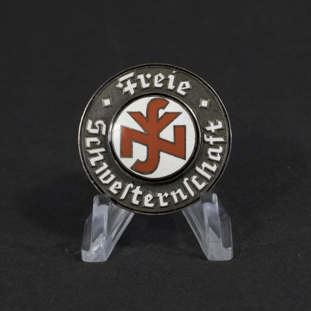 Overview of a WW2 German Freie Schwesternschaft badge showing the complete badge design.