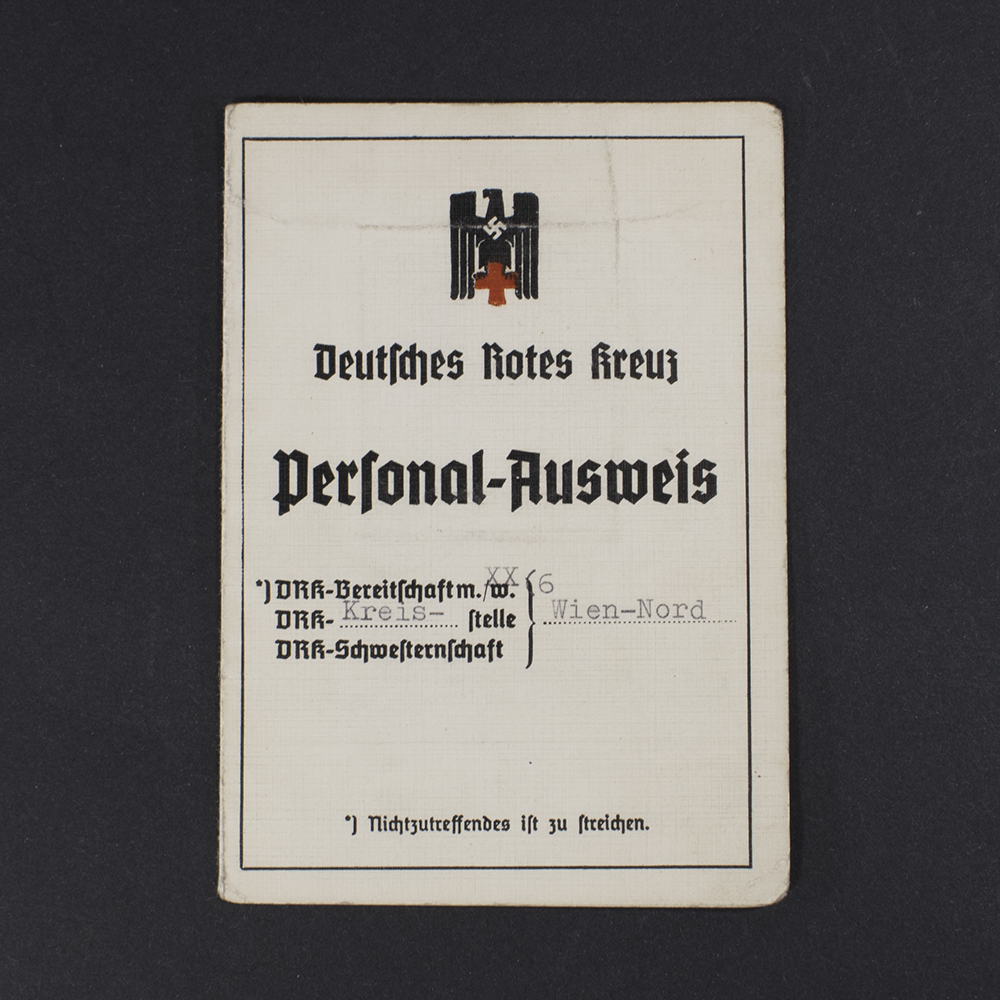 Front view of a WW2 German Personal Ausweis (identity card) issued to a male holder.