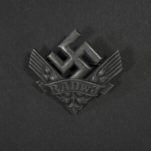 RADwJ War Helper Brooch overview showing full front of German female RAD badge