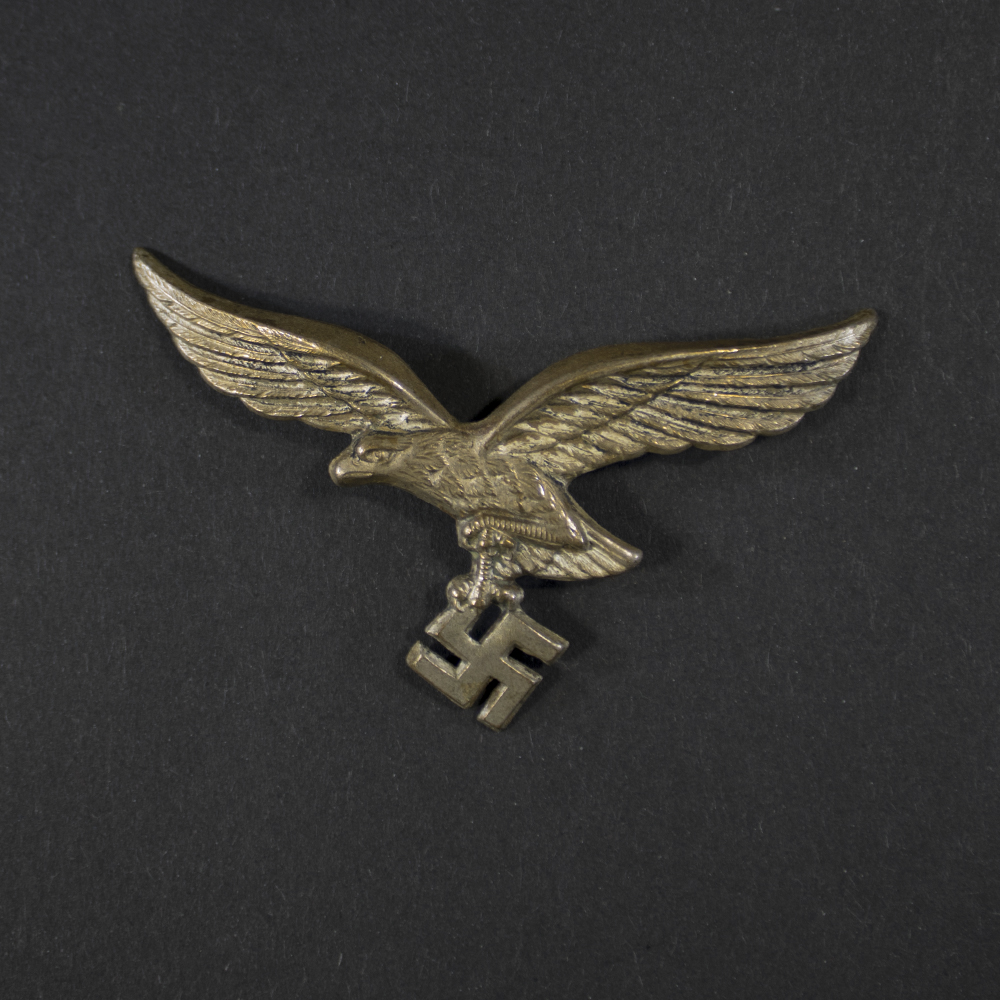 Luftwaffe tropical pith helmet eagle overview showing full insignia design
