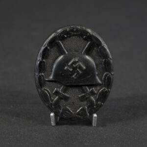 German WW2 Black Wound Badge overview showing full badge and condition