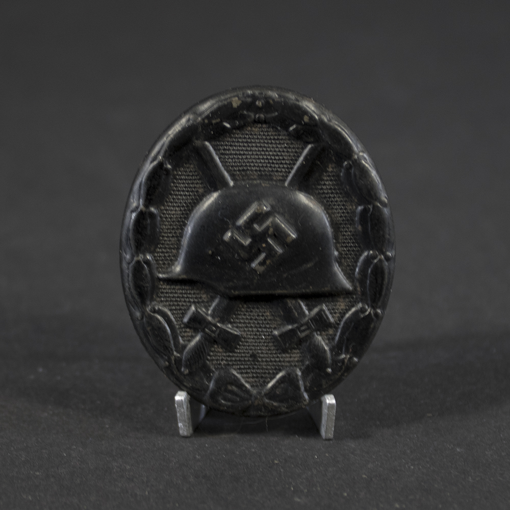 German WW2 Black Wound Badge overview showing full badge and condition