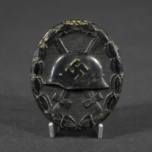 German WW2 Black Wound Badge overview showing full badge and condition