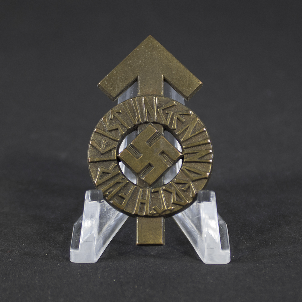 WW2 German Leistungsabzeichen in Bronze 60387 (M1/36) badge overview in good condition