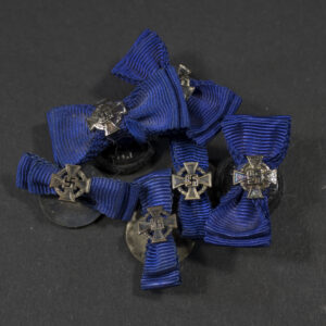 Button (bow) - 25 years faithful service