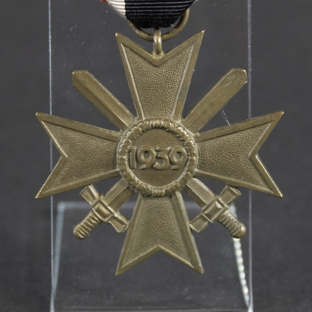 Reverse side of the War Merit Cross 2nd Class showing the central oak leaf ring enclosing the institution date '1939'.