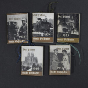 WWII German WHW Der Führer macht Geschichte complete set of five miniature photo booklets 1933 to 1937 front covers